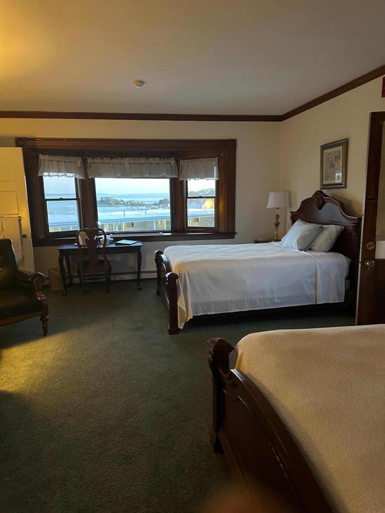 Sands Of Time Motor Inn & Harbor House 우즈 홀 외부 사진
