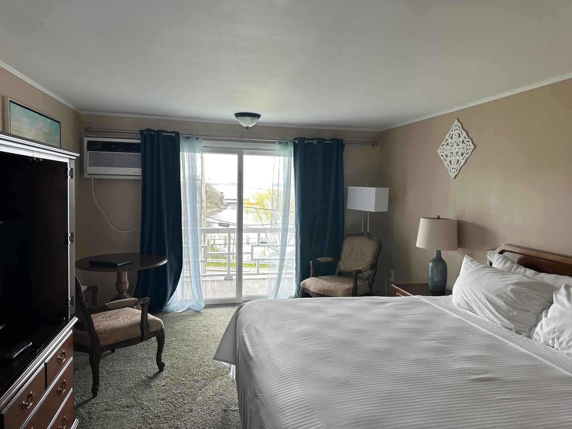 Sands Of Time Motor Inn & Harbor House 우즈 홀 외부 사진