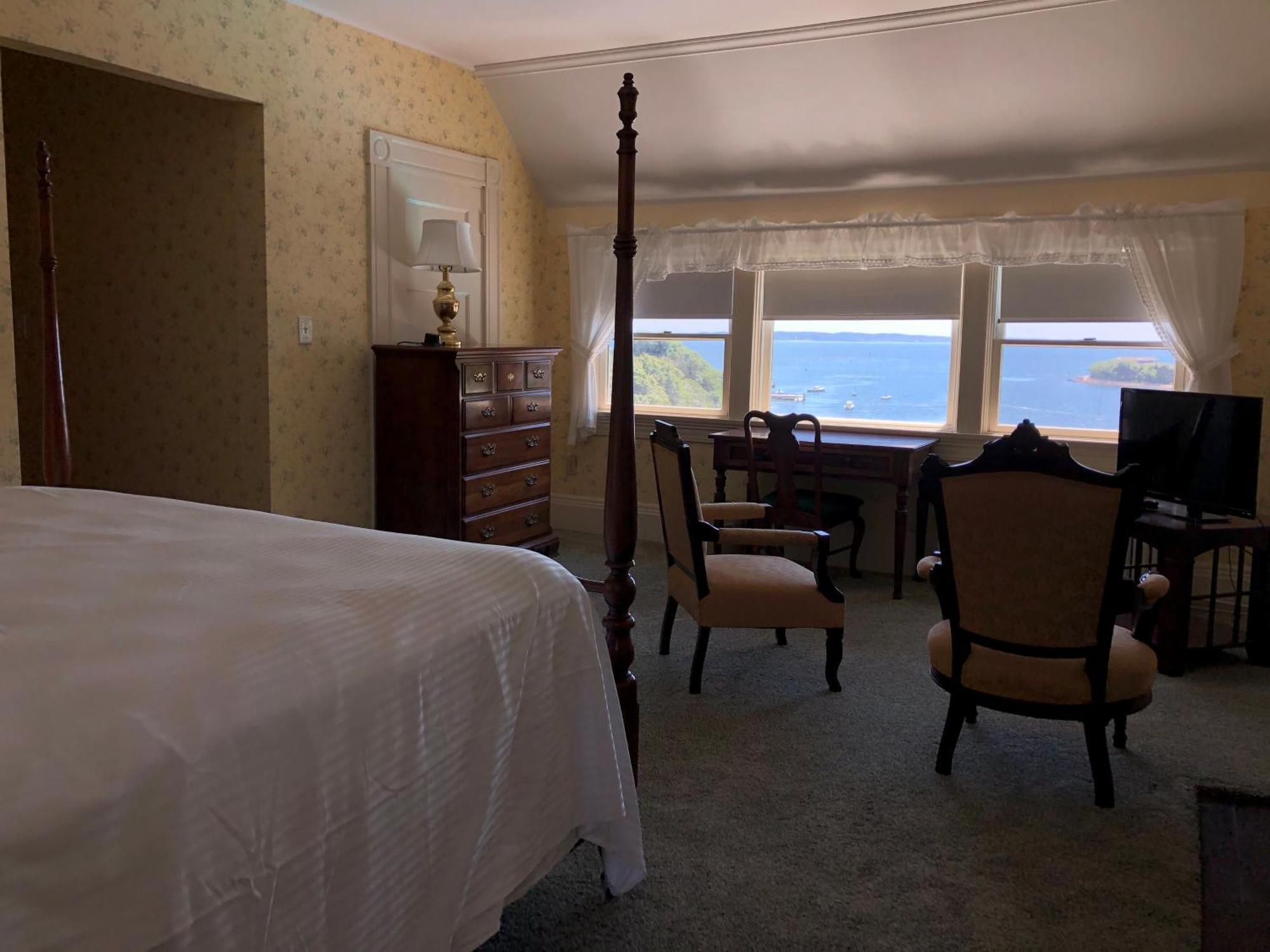 Sands Of Time Motor Inn & Harbor House 우즈 홀 외부 사진