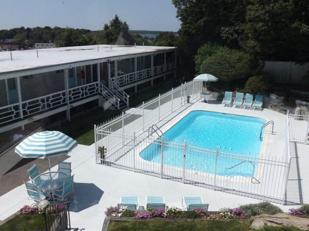 Sands Of Time Motor Inn & Harbor House 우즈 홀 외부 사진