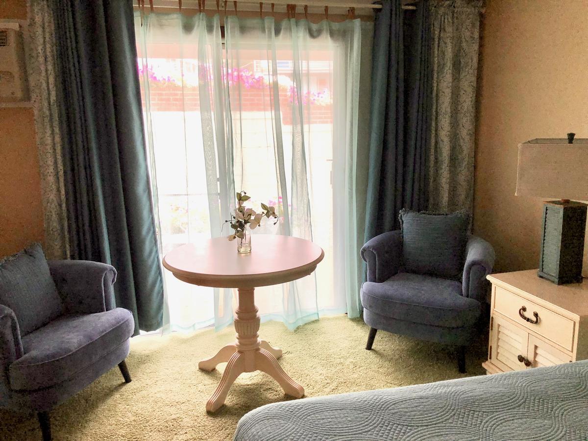 Sands Of Time Motor Inn & Harbor House 우즈 홀 외부 사진