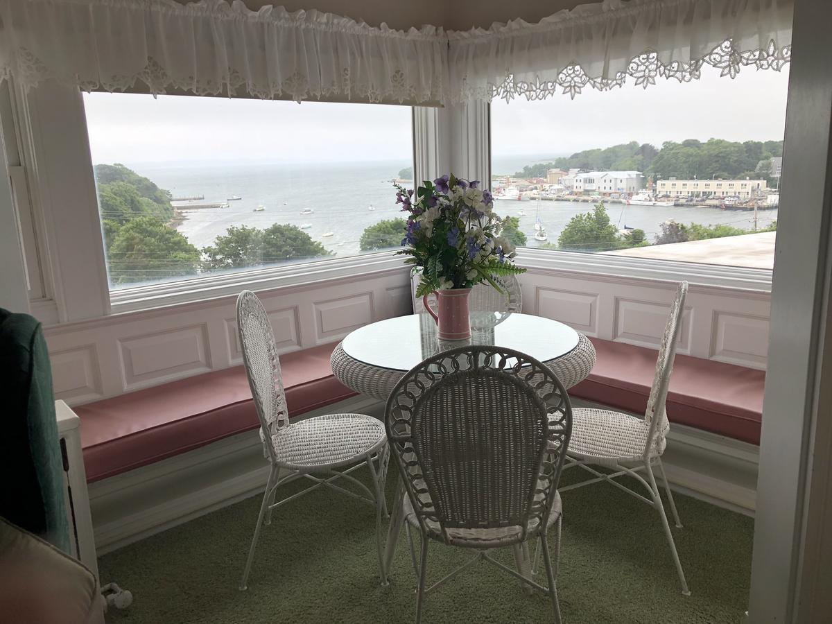 Sands Of Time Motor Inn & Harbor House 우즈 홀 외부 사진