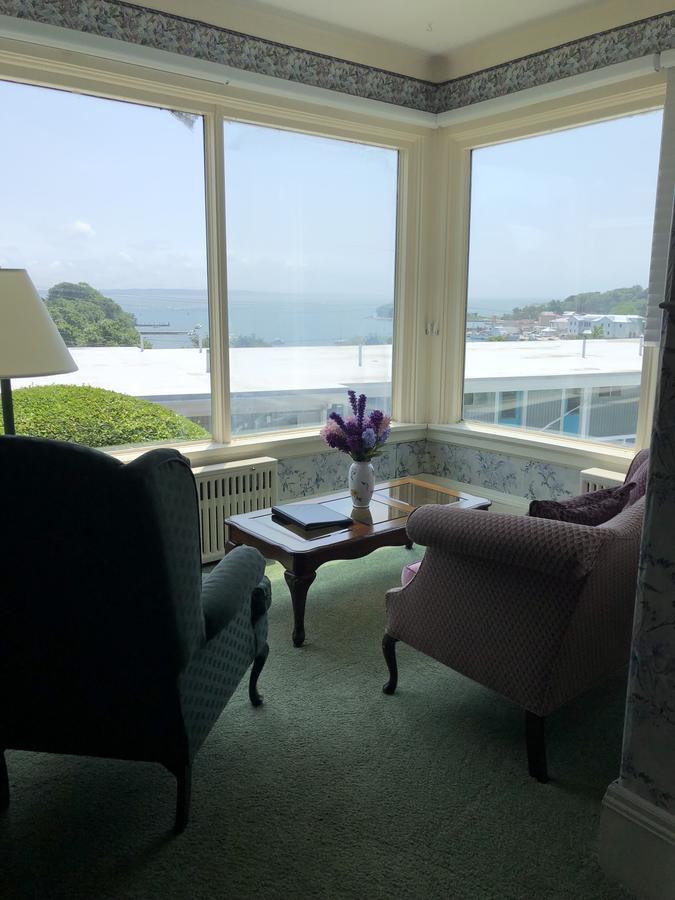 Sands Of Time Motor Inn & Harbor House 우즈 홀 외부 사진